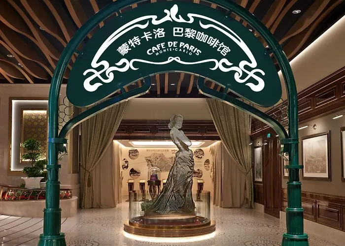 Banyan Tree Hotel