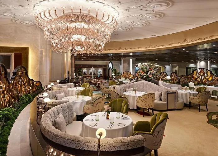 Hotel Banyan Tree