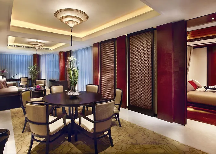 Hotel Banyan Tree